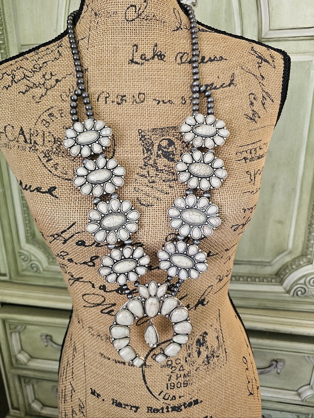 NWOT Full Natural Squash Blossom Statement Necklace